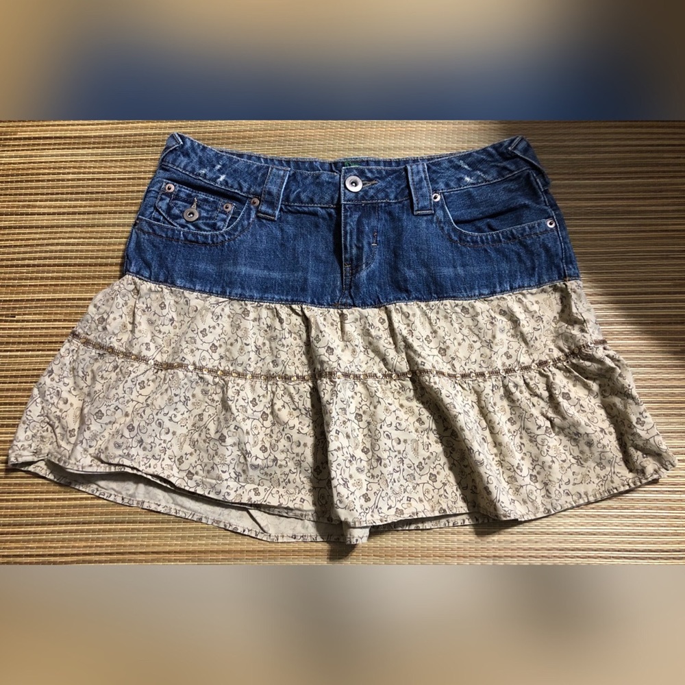 ❤️SOLD❤️Denim floral Mini skirt junior size 11